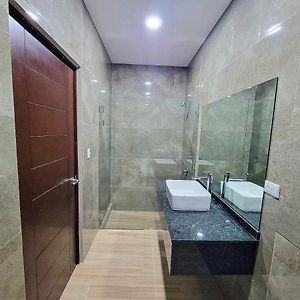 Triple Room Bathroom